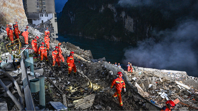 Rescuers conduct search and rescue operations after a landslide in Pengshui Miao and Tujia Autonomous County of southwest China's Chongqing Municipality, July 17, 2026. /VCG
