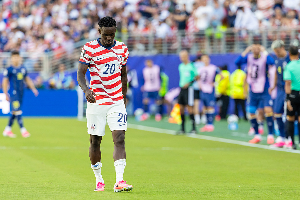Folarin Balogun walks off the field after receiving a red card during the FIFA World Cup 2026 Round of 32 match between the US and Bosnia and Herzegovina in San Francisco, July 1, 2026. /VCG 