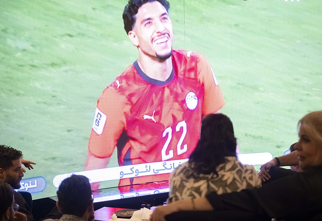 Iranians watch the Iran-Egypt match at a cafe-restaurant in Tehran, Iran, during the 2026 FIFA World Cup, June 27, 2026. /VCG