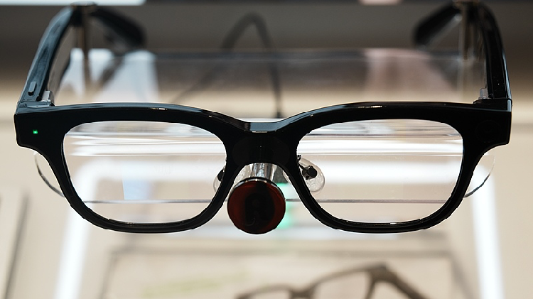 Industry insider: AI glasses’ ‘iPhone moment’ still 3-5 years away