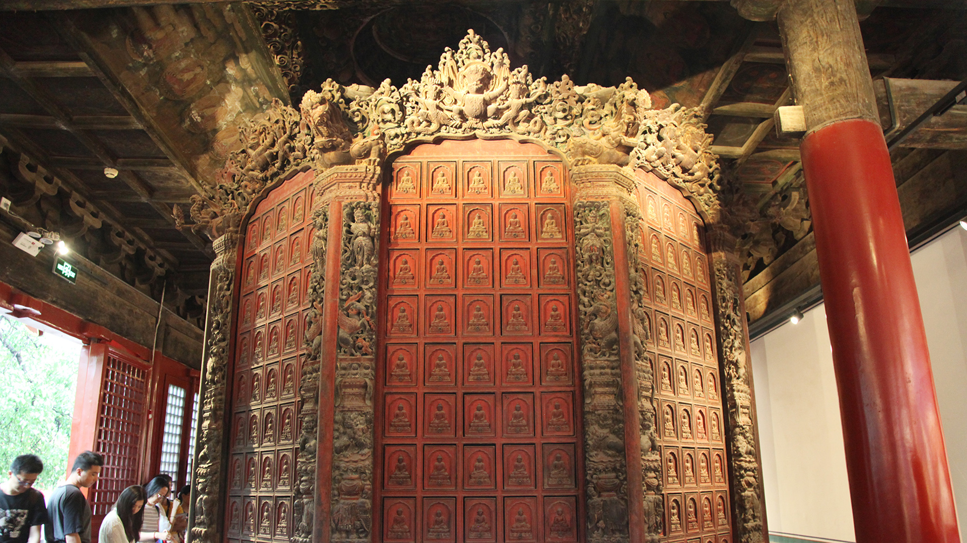 Zhihua Temple's sutra cabinet: A 500-year-old wooden treasure