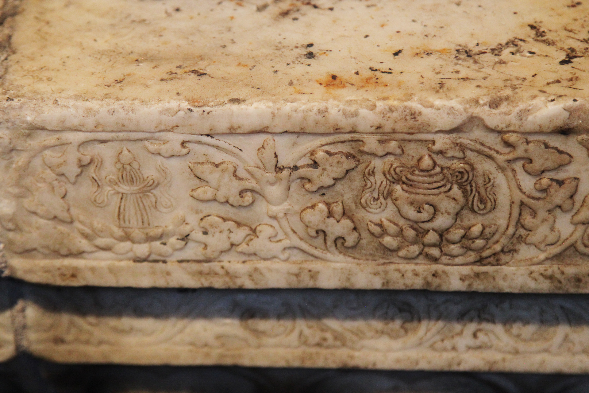 The intricate carvings of the sutra cabinet at Beijing's Zhihua Temple showcase the remarkable craftsmanship of Ming Dynasty artisans. /CGTN
