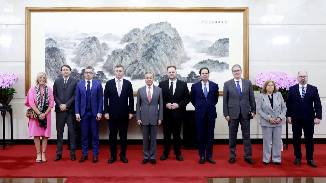 China's top diplomat meets with European Parliament delegation