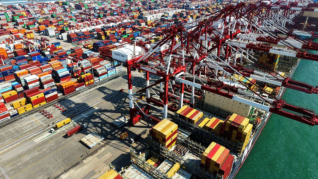 Bustling Qingdao Port, Shandong Province, July 21, 2026. /VCG