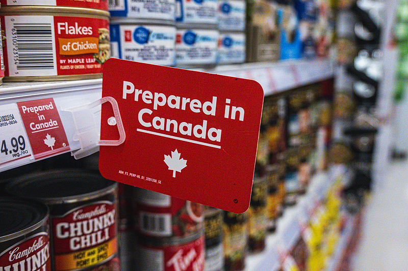 Canadian retailers label locally produced goods to differentiate them from US products amid tariff and hostile takeover threats at a grocery store in Toronto, Ontario, Canada, September 27, 2025. /VCG