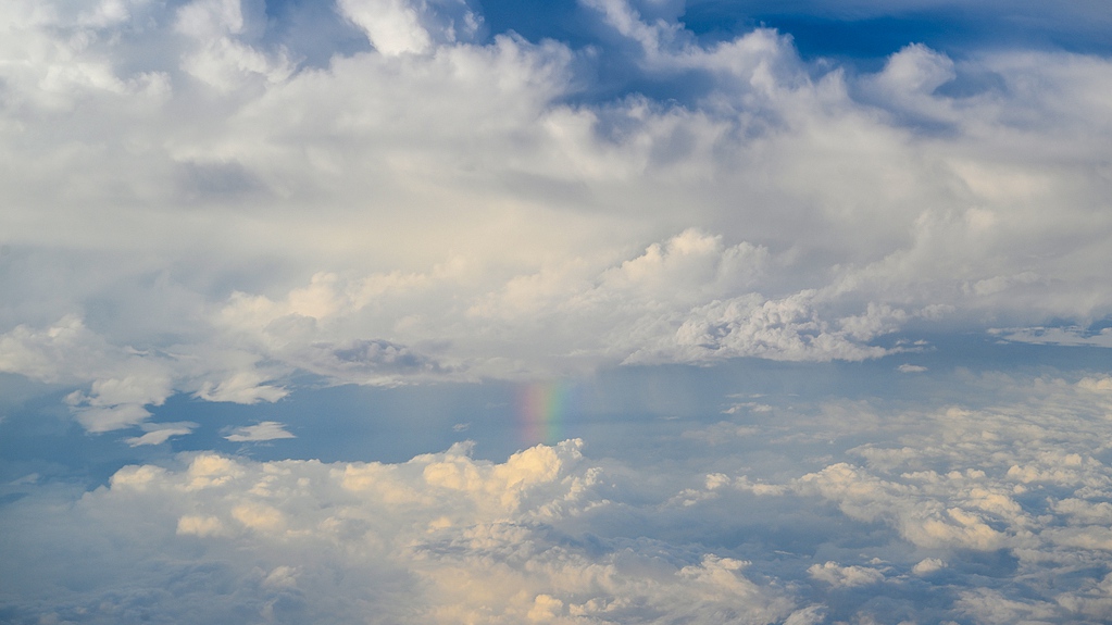 Clouds and rainbow in the sky, Beijing, July 15, 2026. /VCG