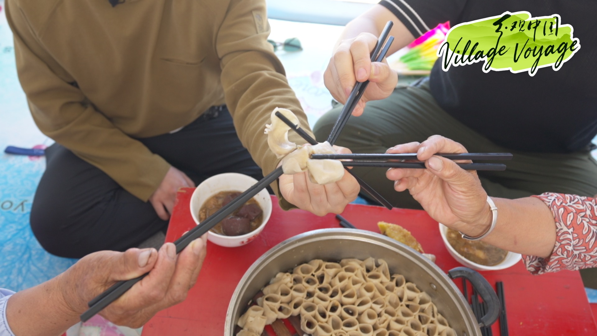 Learning from granny, savoring northern China's youmian rolls