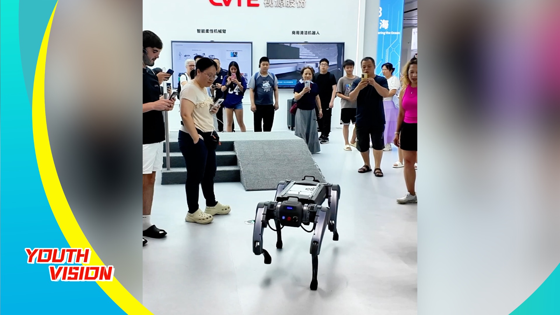 Young Americans impressed by China's robotics in Guangzhou