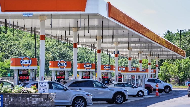 Brent crude price reaches $100 due to Mideast tensions