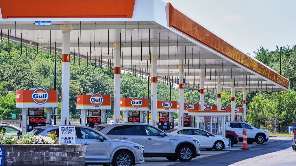 Brent crude price reaches $100 due to Mideast tensions