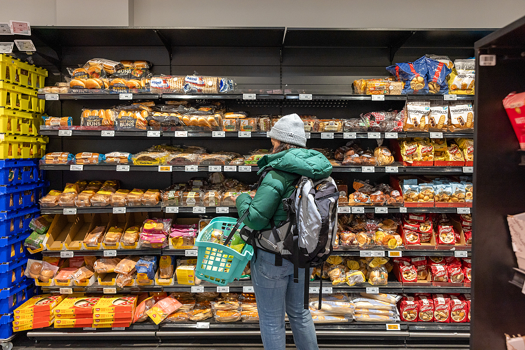 Shoppers browse food products and fresh produce at a supermarket in Reykjavik, Iceland, on May 30, 2026. /VCG
