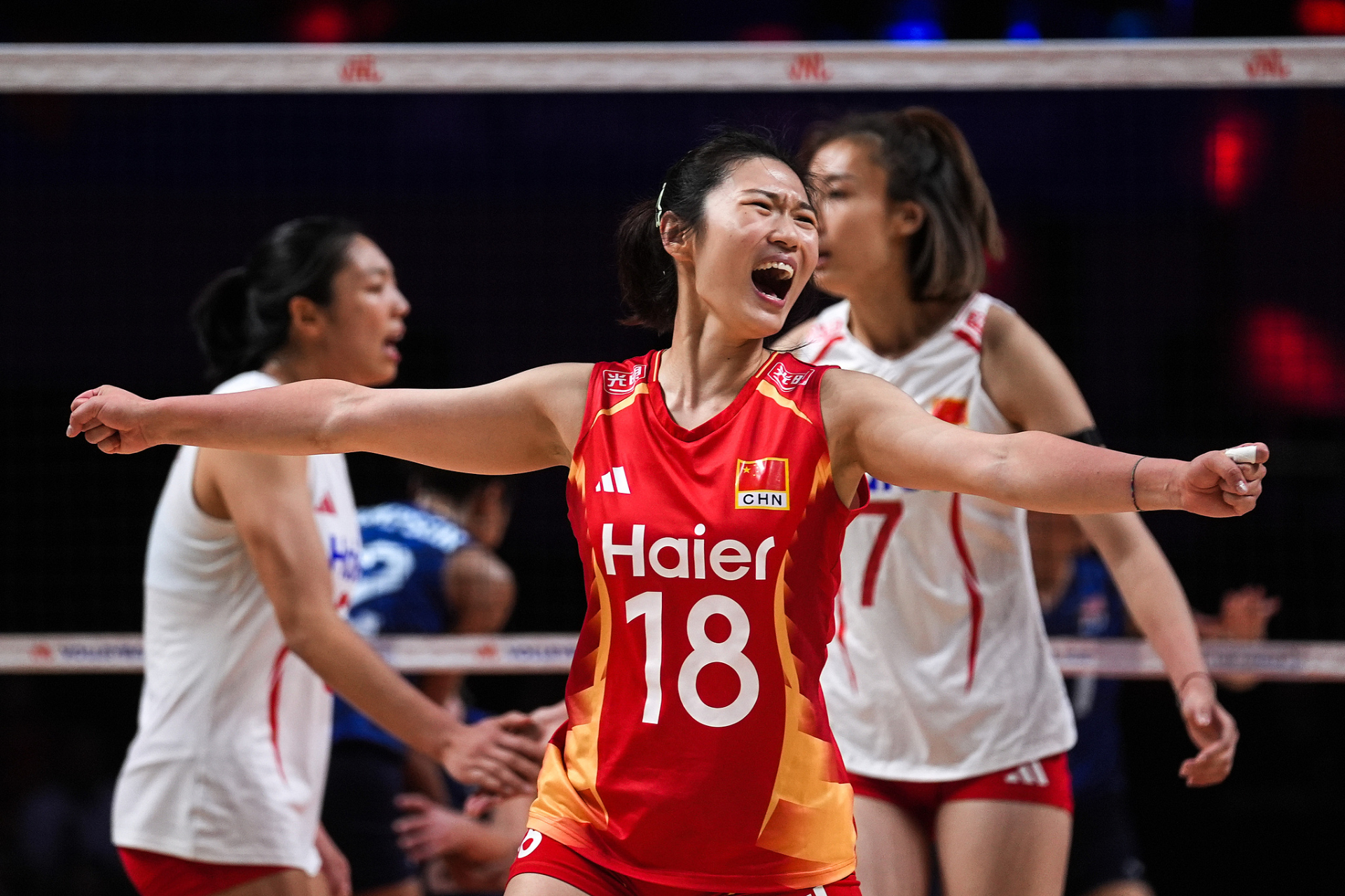 China players celebrate after scoring a point in their quarterfinal clash against the USA at the FIVB Women's Volleyball Nations League Finals in China's Macao Special Administrative Region, July 23, 2026. /VCG