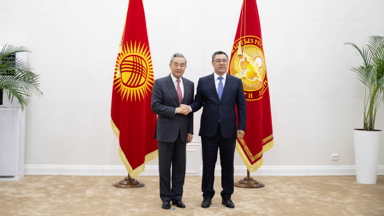 Chinese Foreign Minister Wang Yi (L), also a member of the Political Bureau of the Communist Party of China Central Committee, meets with Kyrgyz President Sadyr Japarov in Cholpon-Ata, Kyrgyzstan, July 24, 2026. /Chinese Foreign Ministry