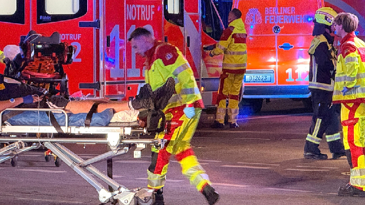 1 killed, 16 injured after car crashes into crowd in Berlin: police