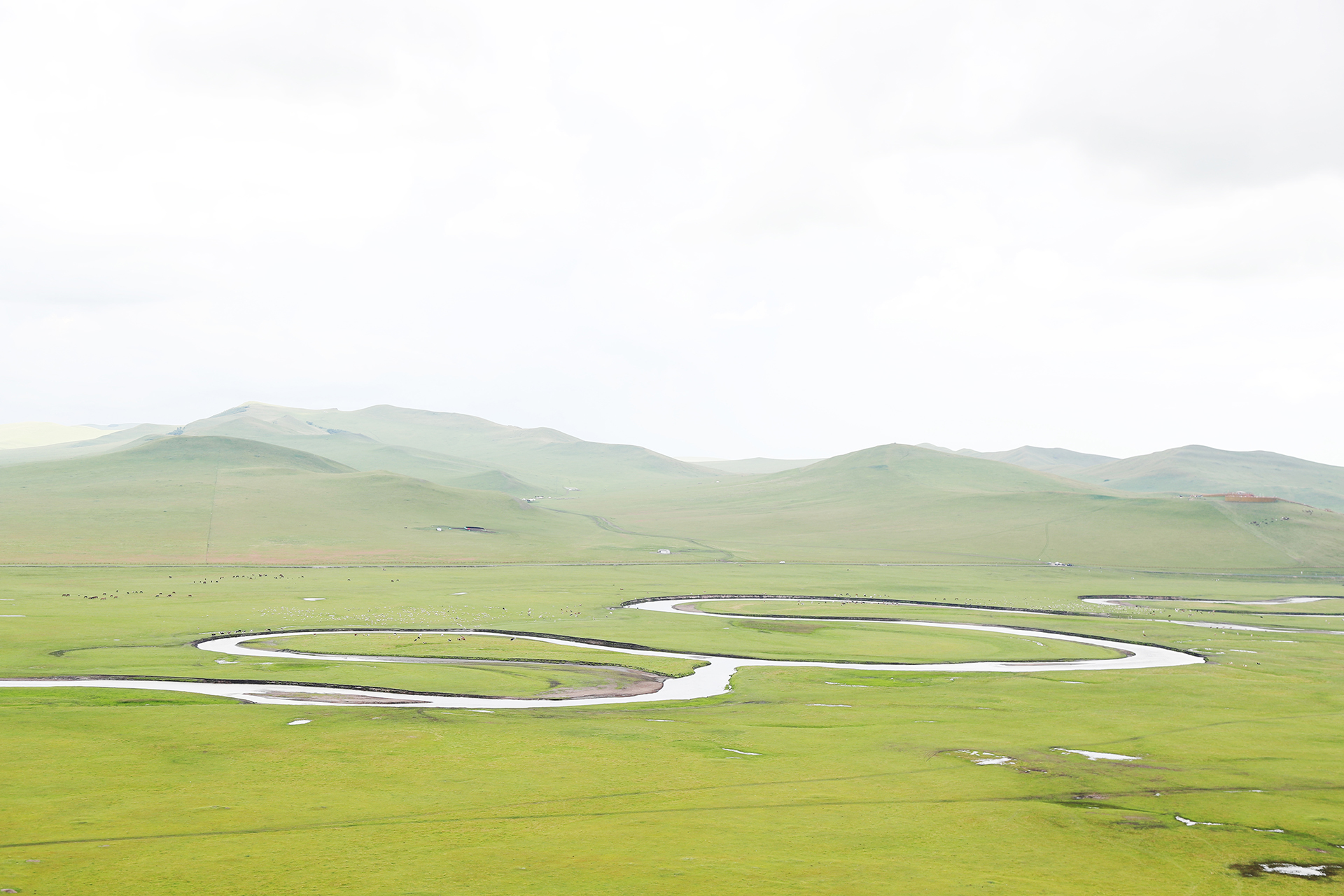 A view of the Morgele River on the Hulunbuir Grasslands in Inner Mongolia. /CGTN