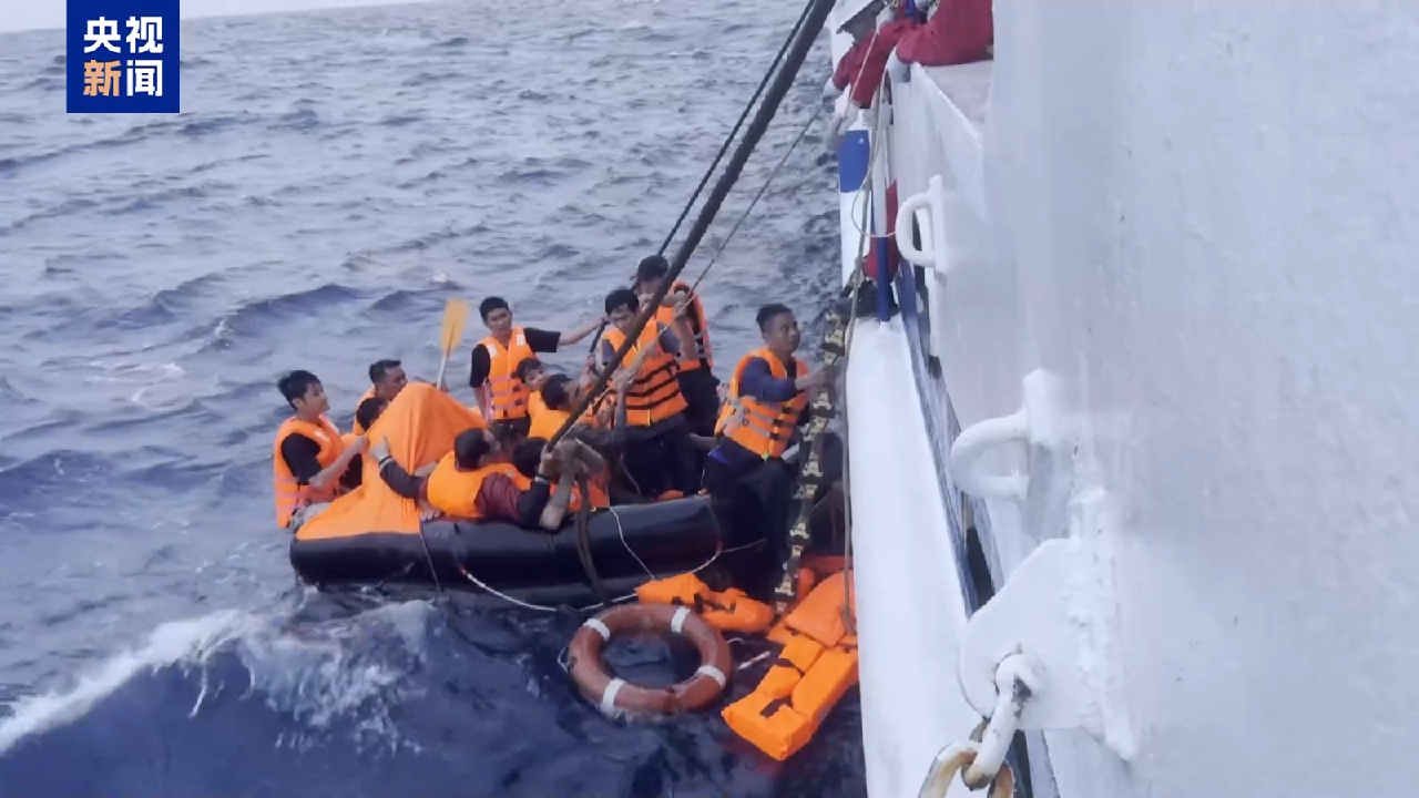 Vietnam thanks China for support in rescuing crew of sunken ship