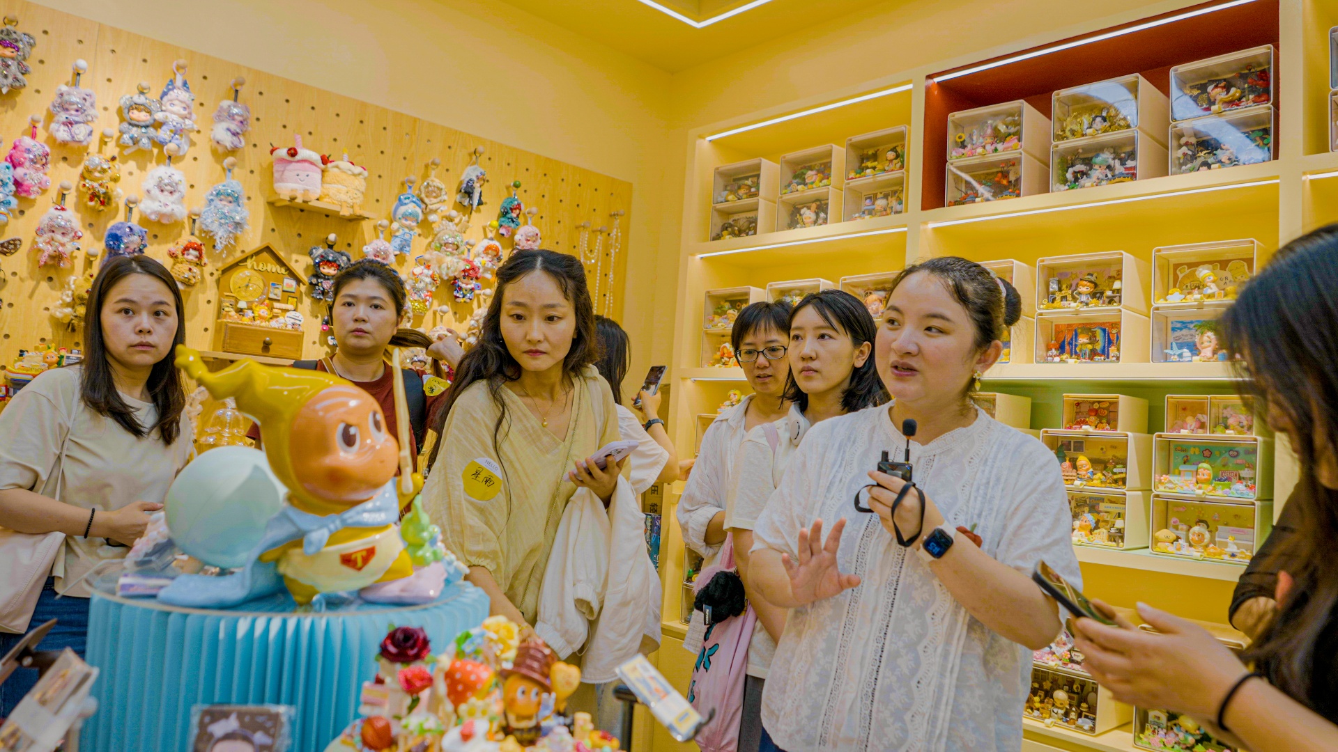 How Yiwu Merchants Tap Into Emotional Consumption