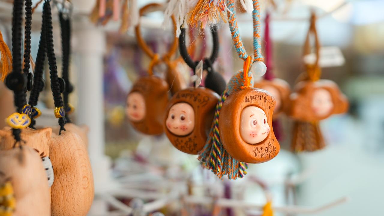 How Yiwu Merchants Tap Into Emotional Consumption