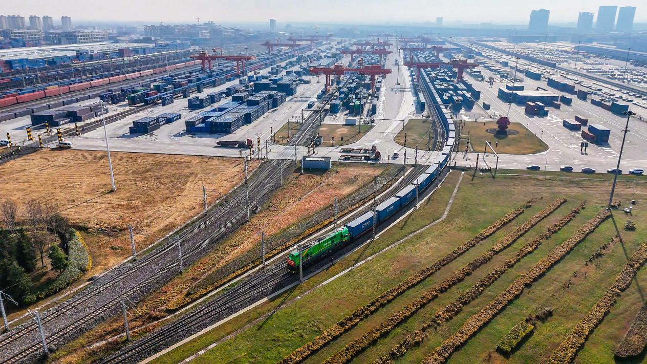 A fully loaded China-Europe Railway Express departs from Xi'an, Shaanxi Province, China, March 2, 2026. /VCG