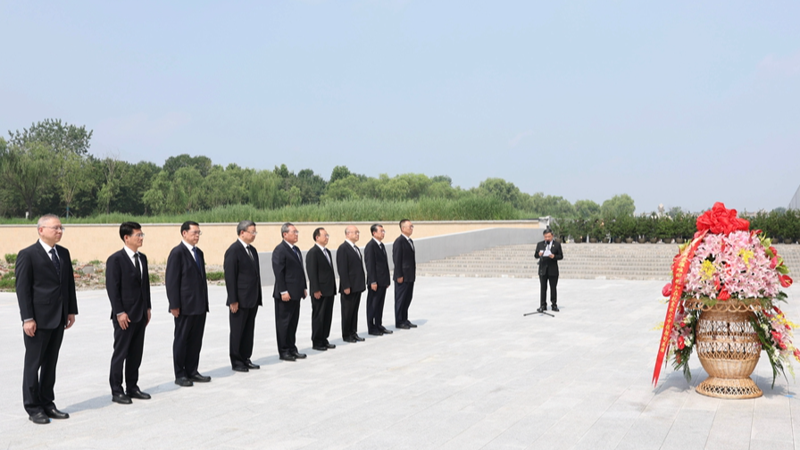 Premier Li stresses stronger disaster prevention, emergency response