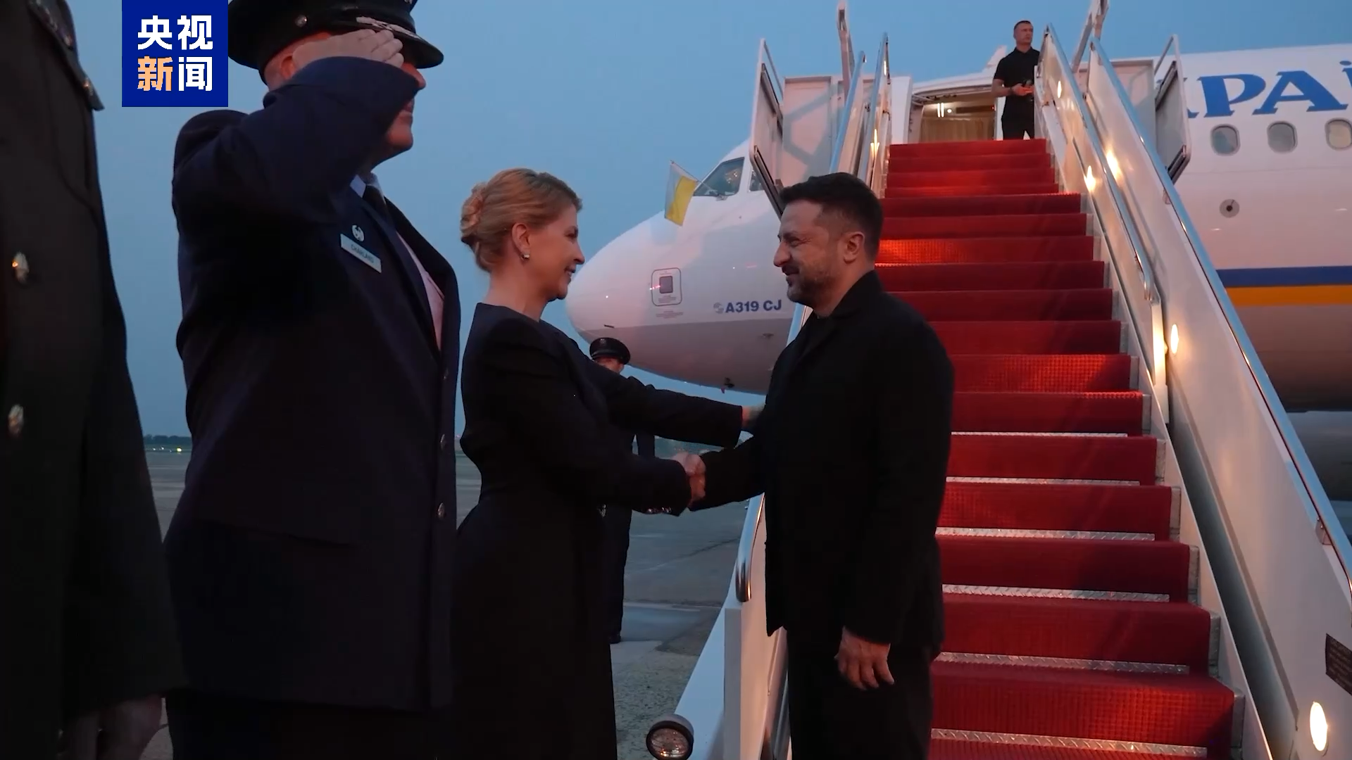 Ukrainian President Zelenskyy arrives in US to meet President Trump