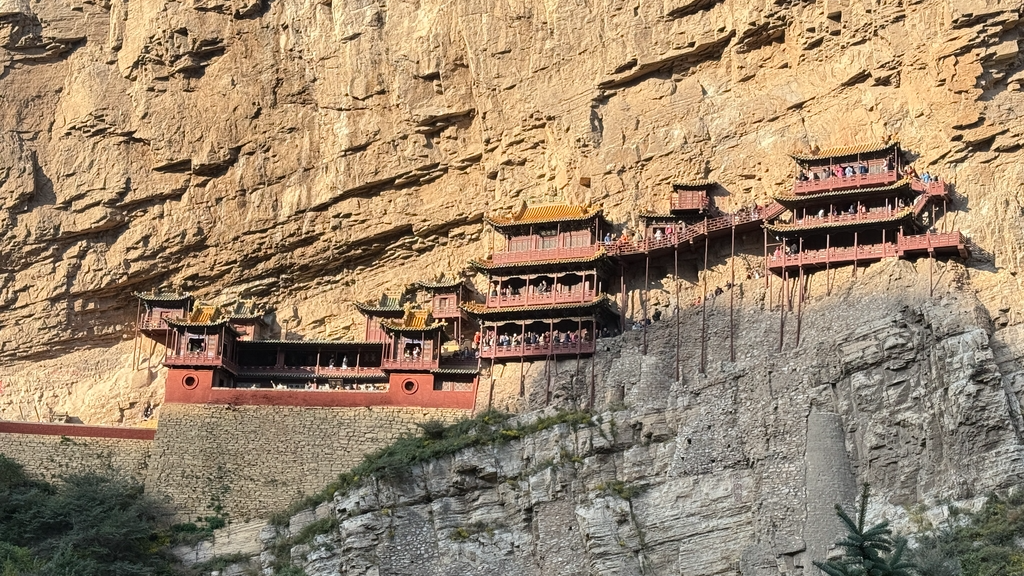 Hit animation brings visitors to China's Hanging Temple