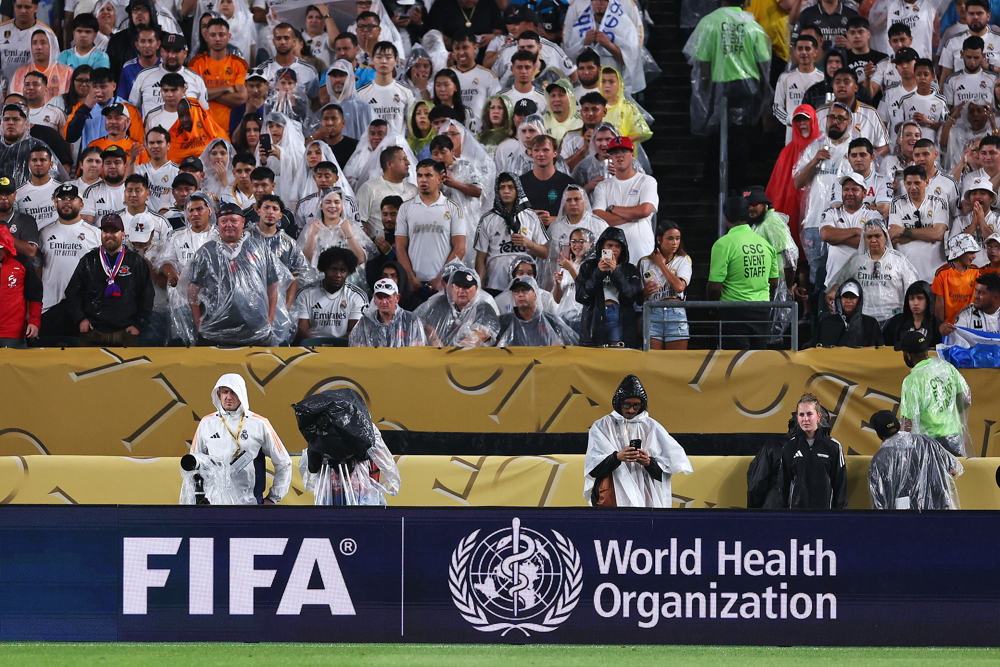  A FIFA logo alongside World Health Organisation on a LED advertisement board. /CFP