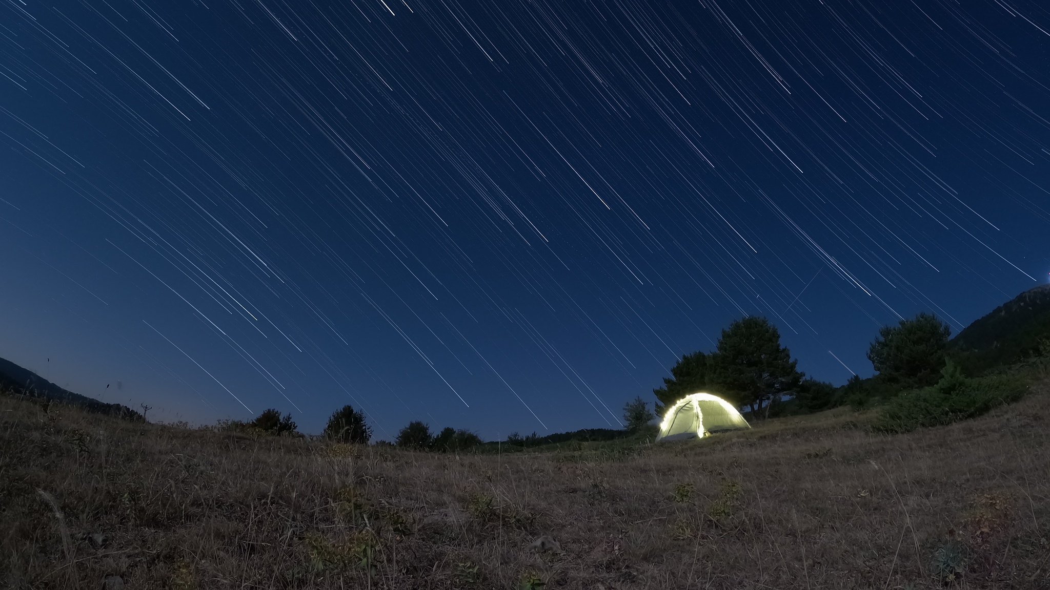 Perseid meteor shower is captured with long-exposure photography over Salin Plateau in Kizilcahamam district of Ankara, Turkiye, on August 12, 2025. /VCG