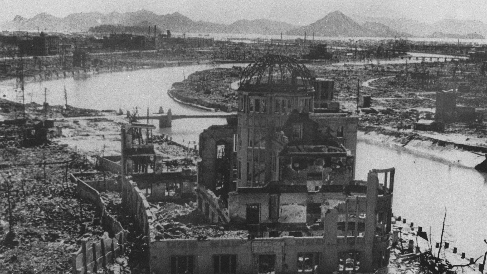 Nagasaki mayor presses Koizumi to learn about nuclear weapons' cruelty