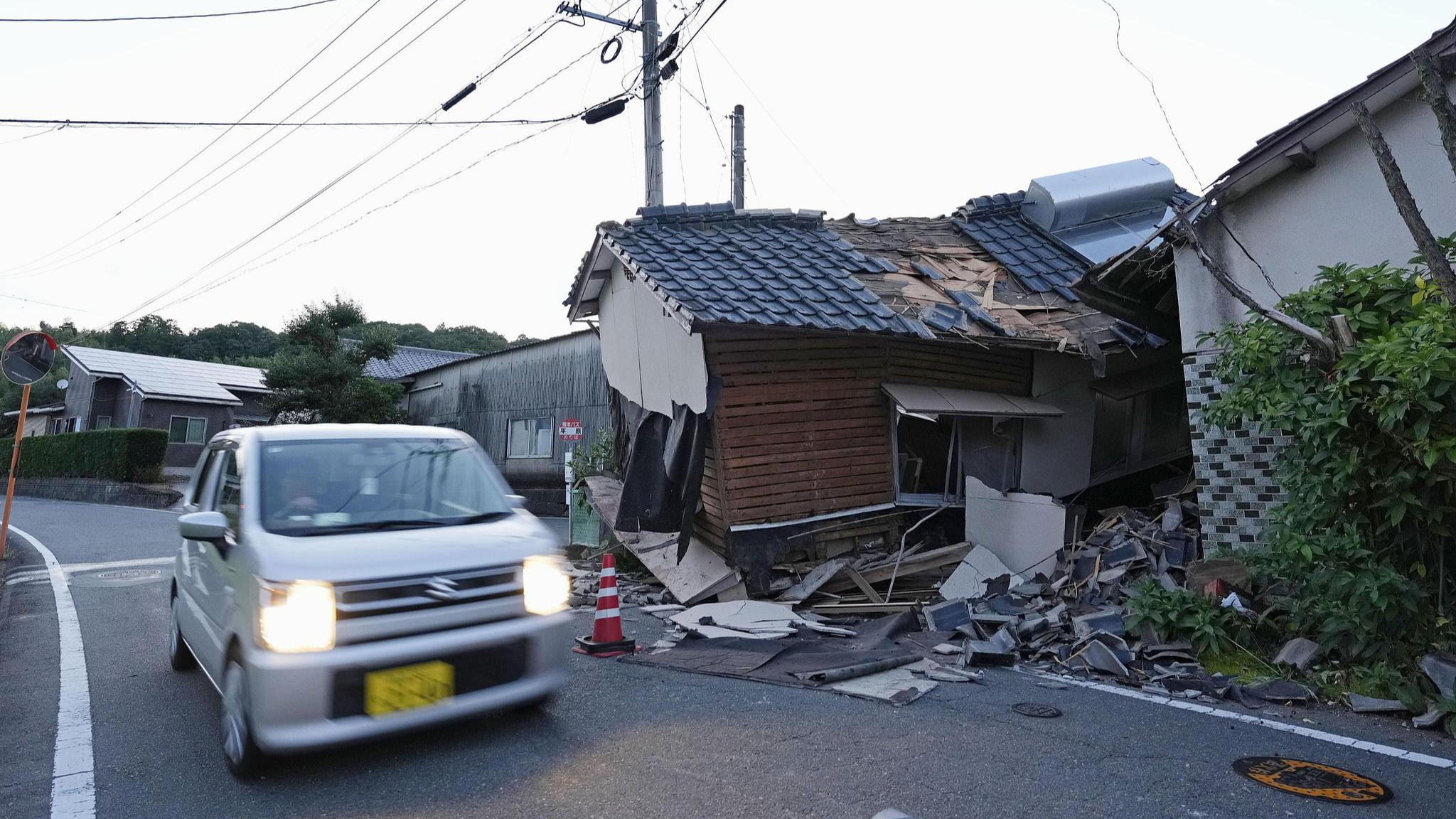 A collapsed house in the city of Kumamoto, Japan, July 29, 2026. /VCG