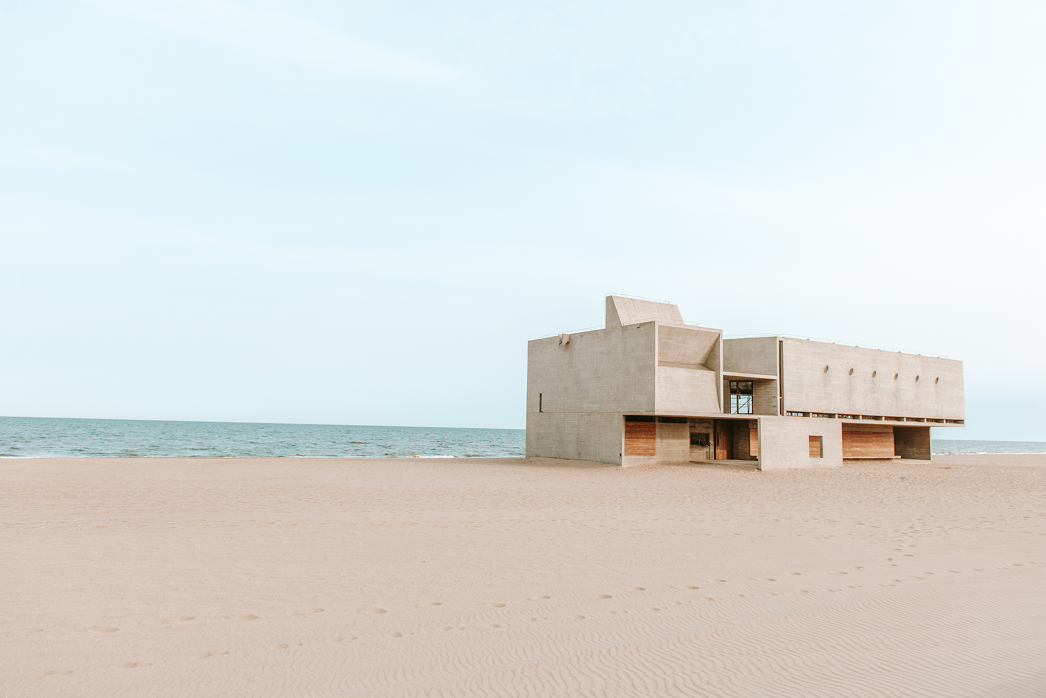 Aranya: A Four-Season Coastal Paradise Rooted in Homestay Life