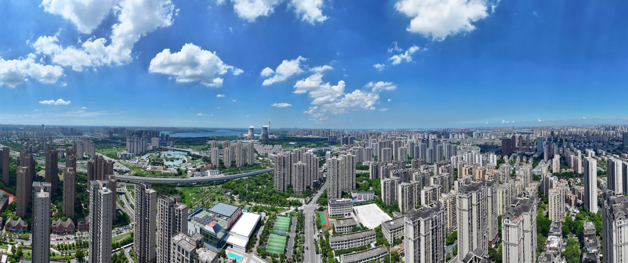 An aerial view of Hefei, which is leveraging integrated circuits as a new driving force to complete the transformation from a manufacturing hub to a science and innovation city, Anhui Province, China, August 1, 2026. /VCG