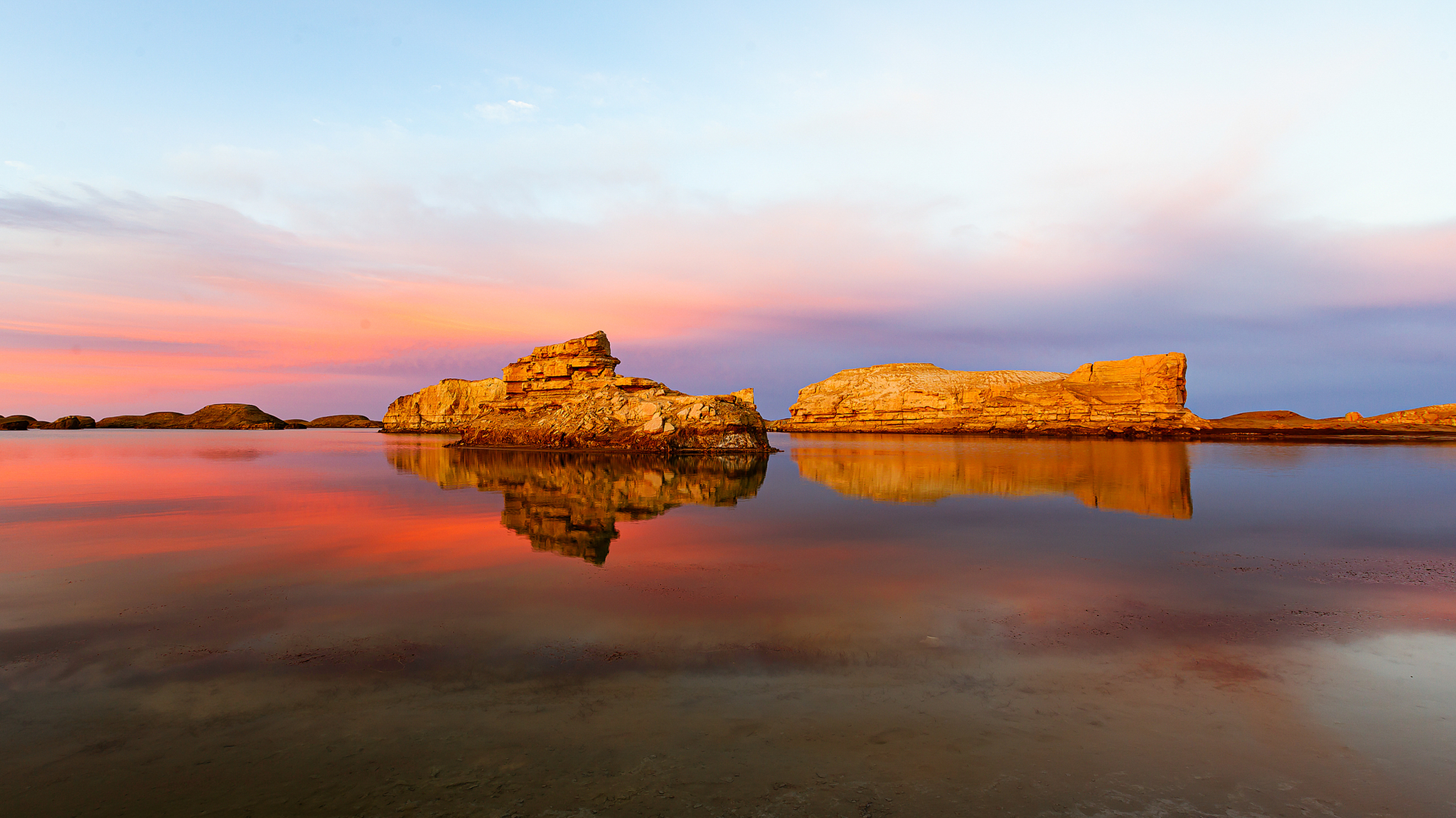 Wusute Water Yardang: A Magical Landscape in Qinghai, China