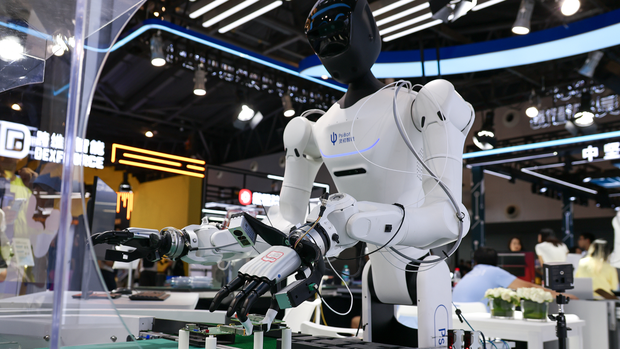 China and US: The global impact of two divergent AI development paths