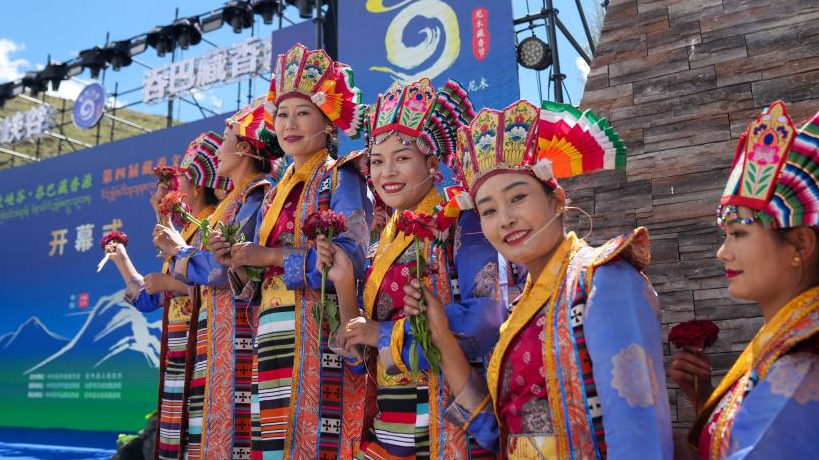Actresses prepare to perform at the opening ceremony of a tourism festival featuring traditional Tibetan incense culture in Nyemo County of Lhasa, southwest China's Xizang Autonomous Region, September 12, 2025. /Xinhua