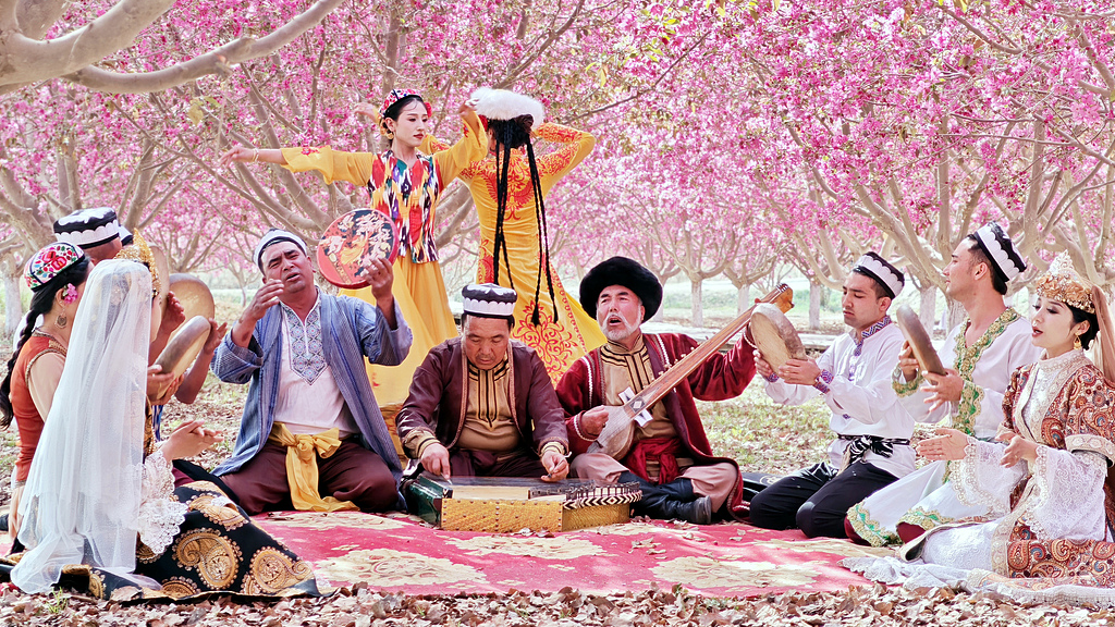 Global influencers explore Silk Road heritage in Aksu