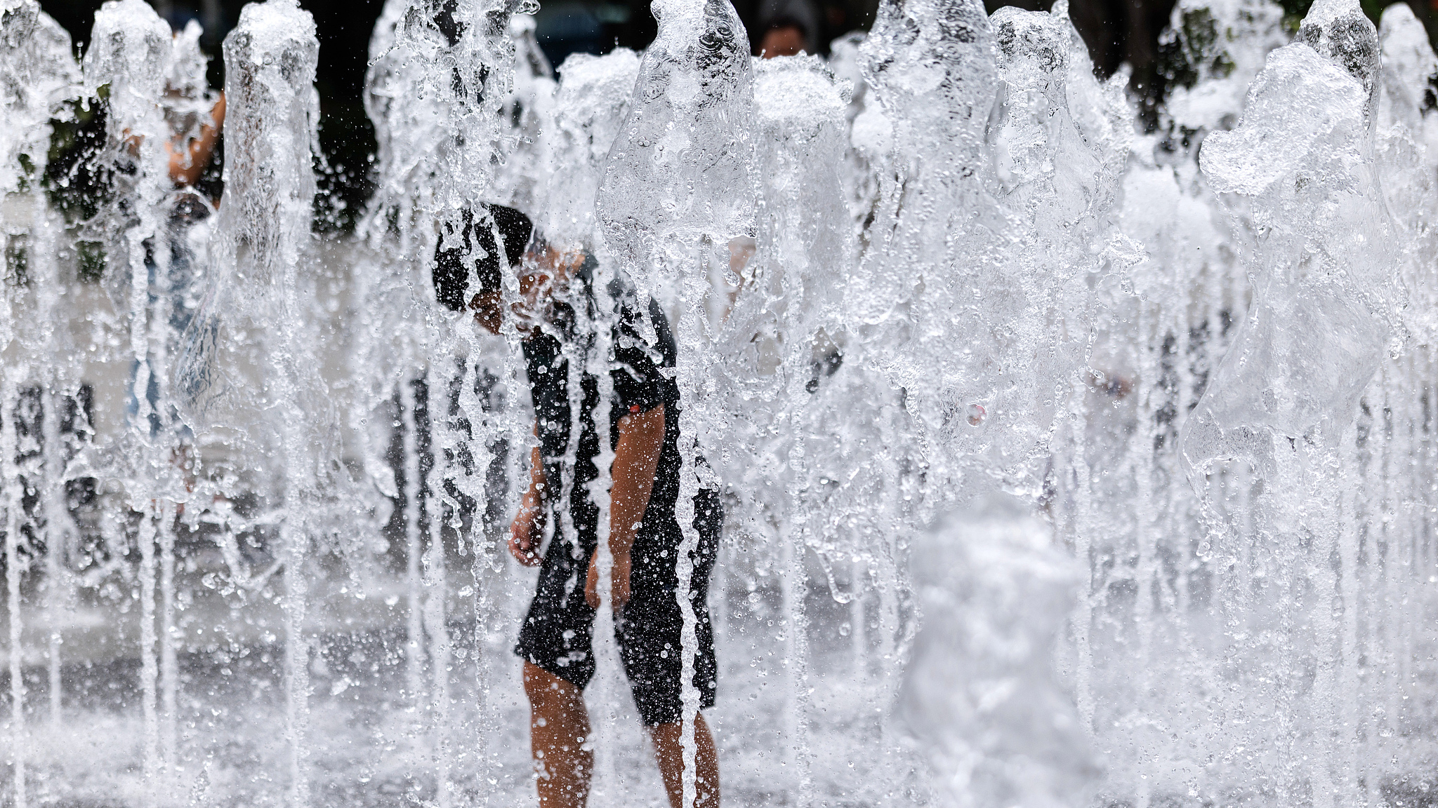 Japan and South Korea hit by record heat wave