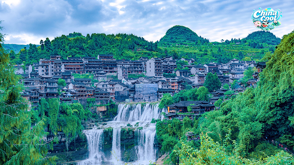 Live: Discover the timeless charm of Furong ancient town in China's Hunan Province