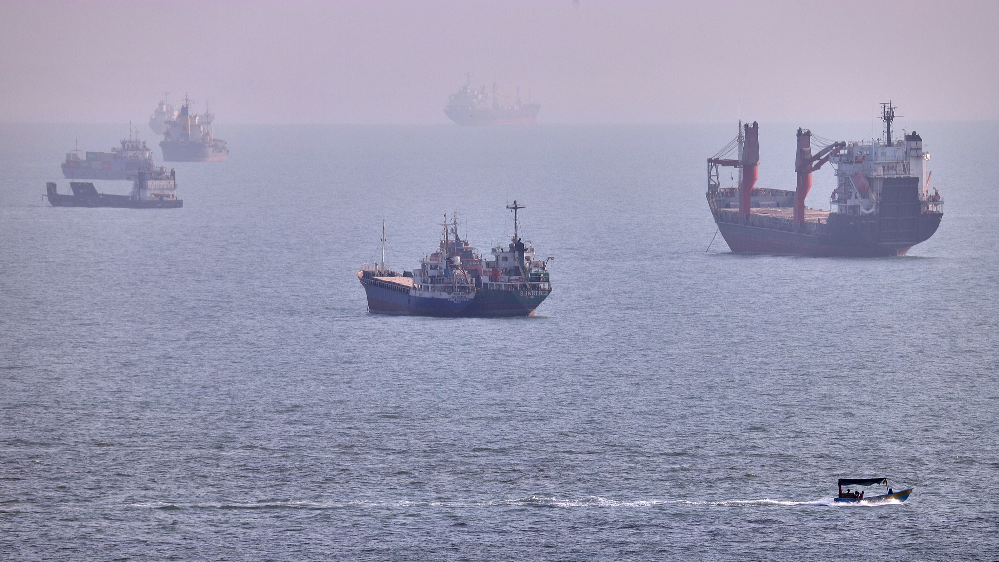 Iran, Oman reach understanding on Hormuz Strait reopening deal