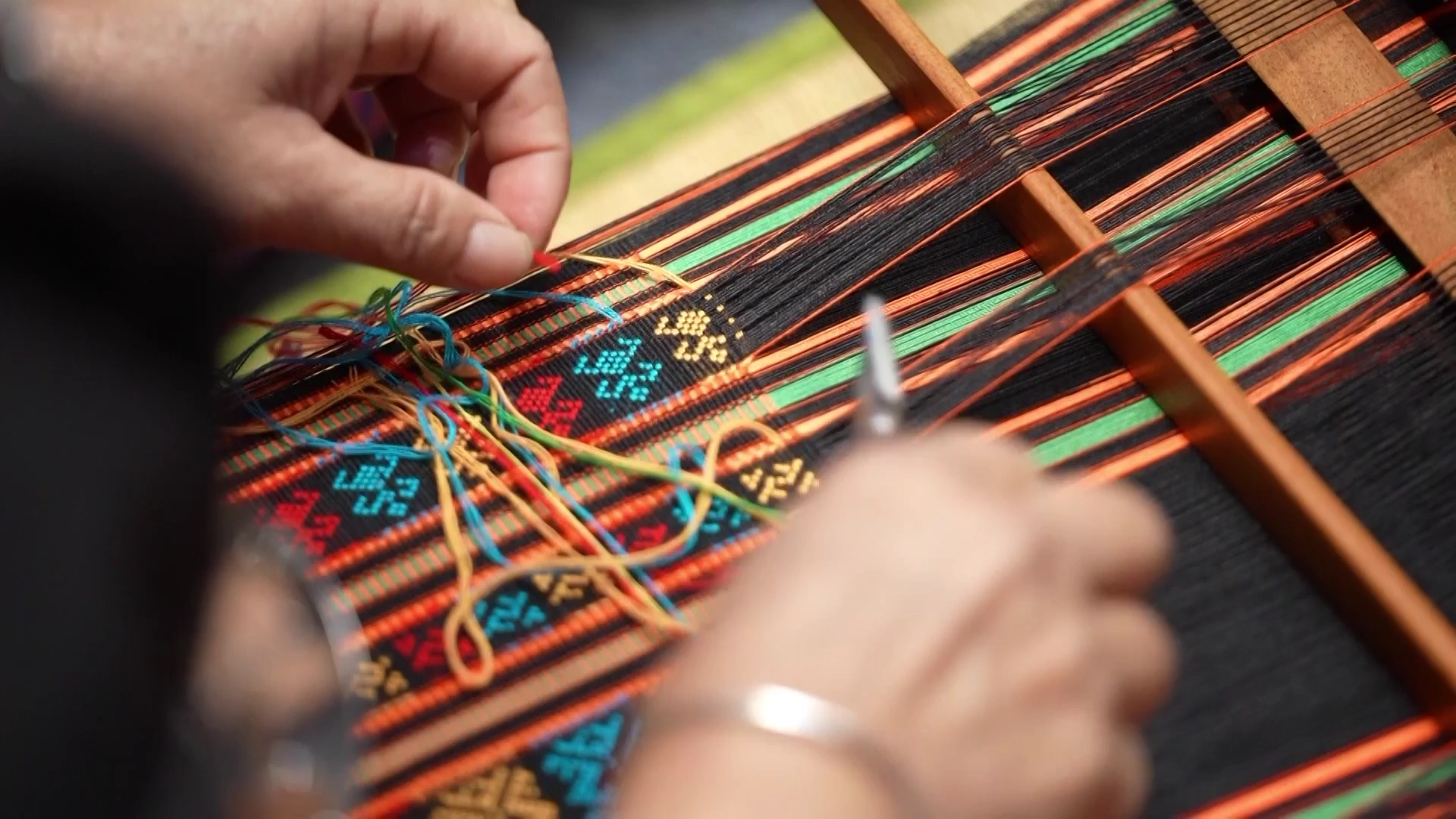 Li Brocade: A cultural emblem of Hainan Free Trade Port