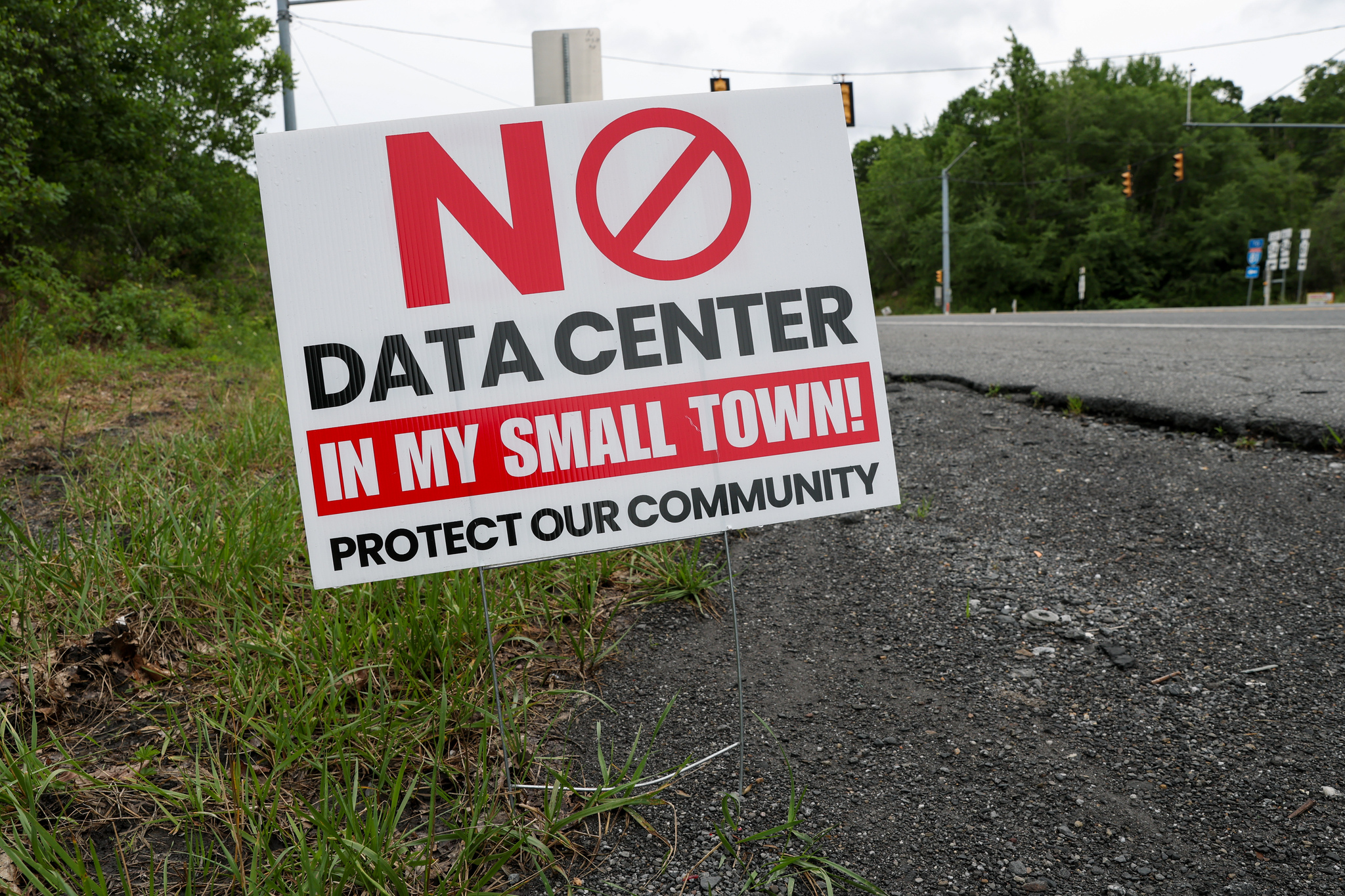A yard sign opposing a planned data center is displayed along Route 54 in Mount Carmel Township Northumberland County, Pennsylvania, US, June 23, 2026. /VCG