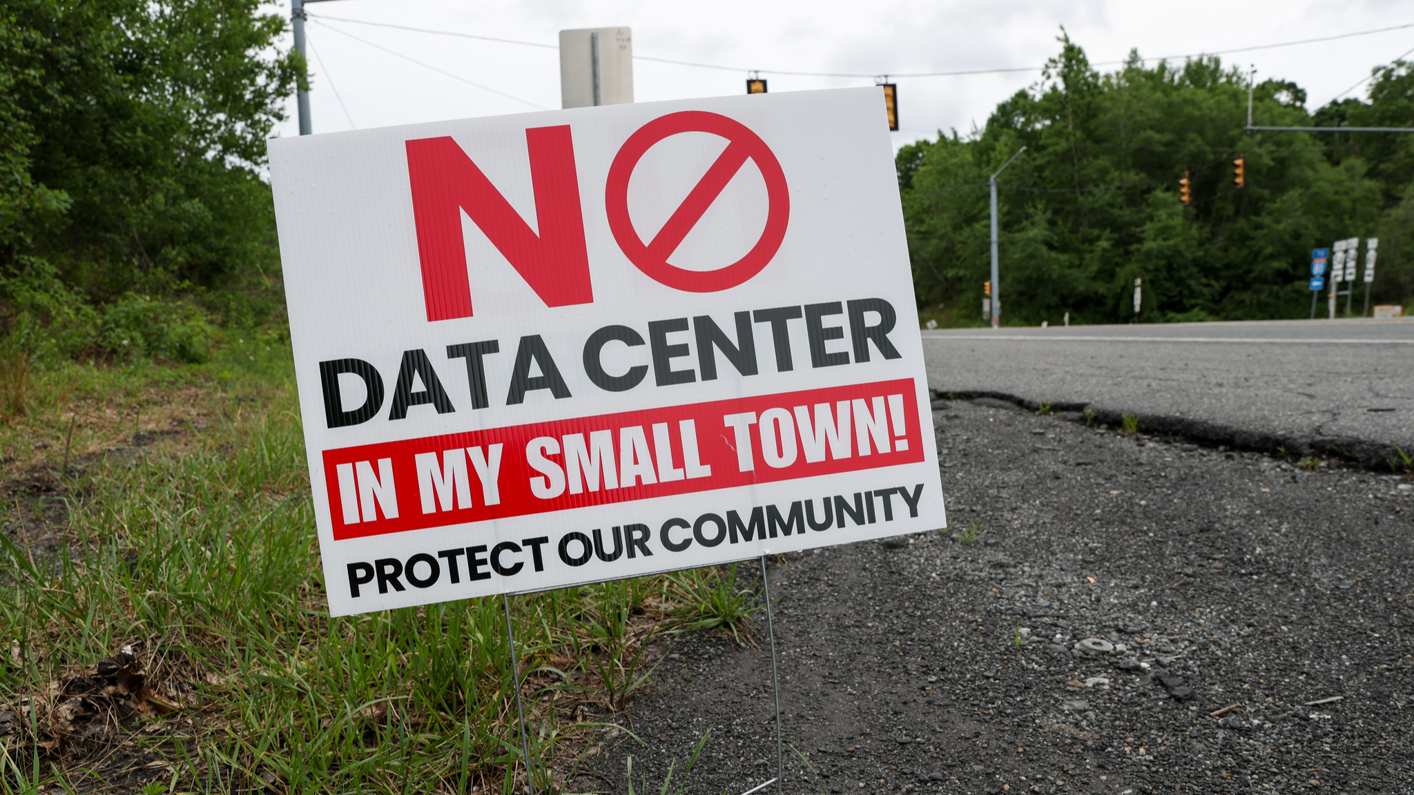 AI boom meets reality: US data center buildout faces growing obstacles