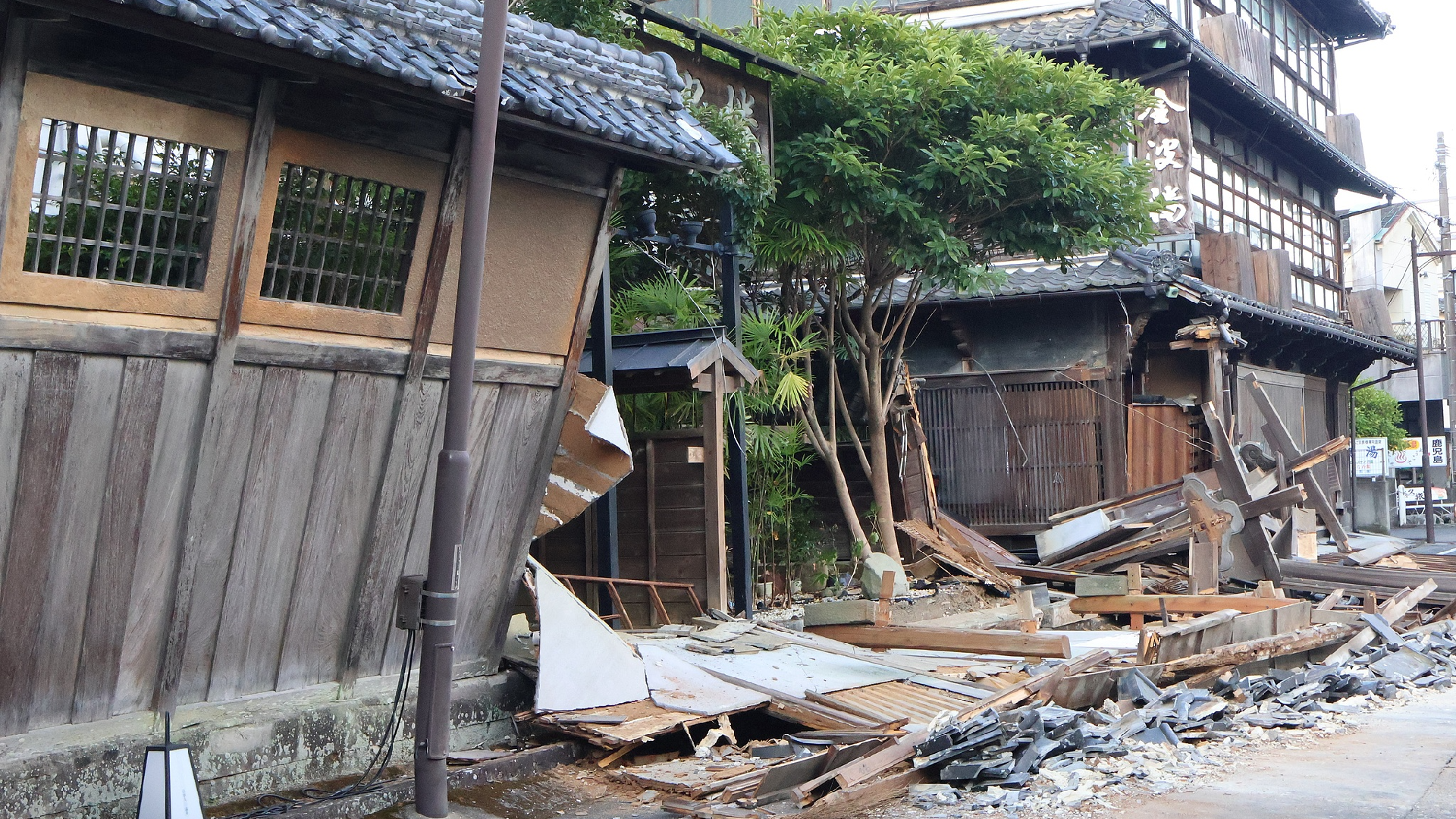 日本の熊本地震、死者39人に増加