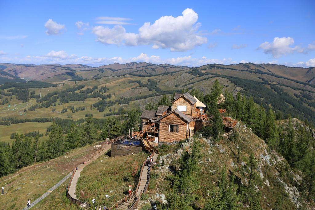 On August 8, 2026, the stunning Kanas Scenic Area in Altay, Xinjiang Uygur Autonomous Region, attracts hordes of tourists with its enchanting natural landscapes. /VCG