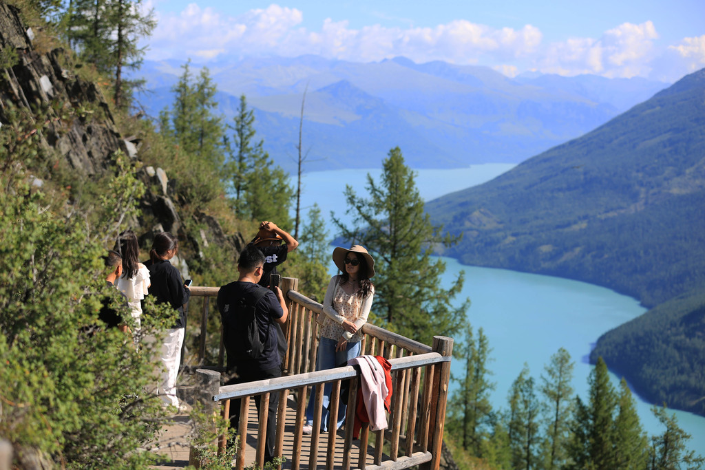 On August 8, 2026, the stunning Kanas Scenic Area in Altay, Xinjiang Uygur Autonomous Region, attracts hordes of tourists with its enchanting natural landscapes. /VCG