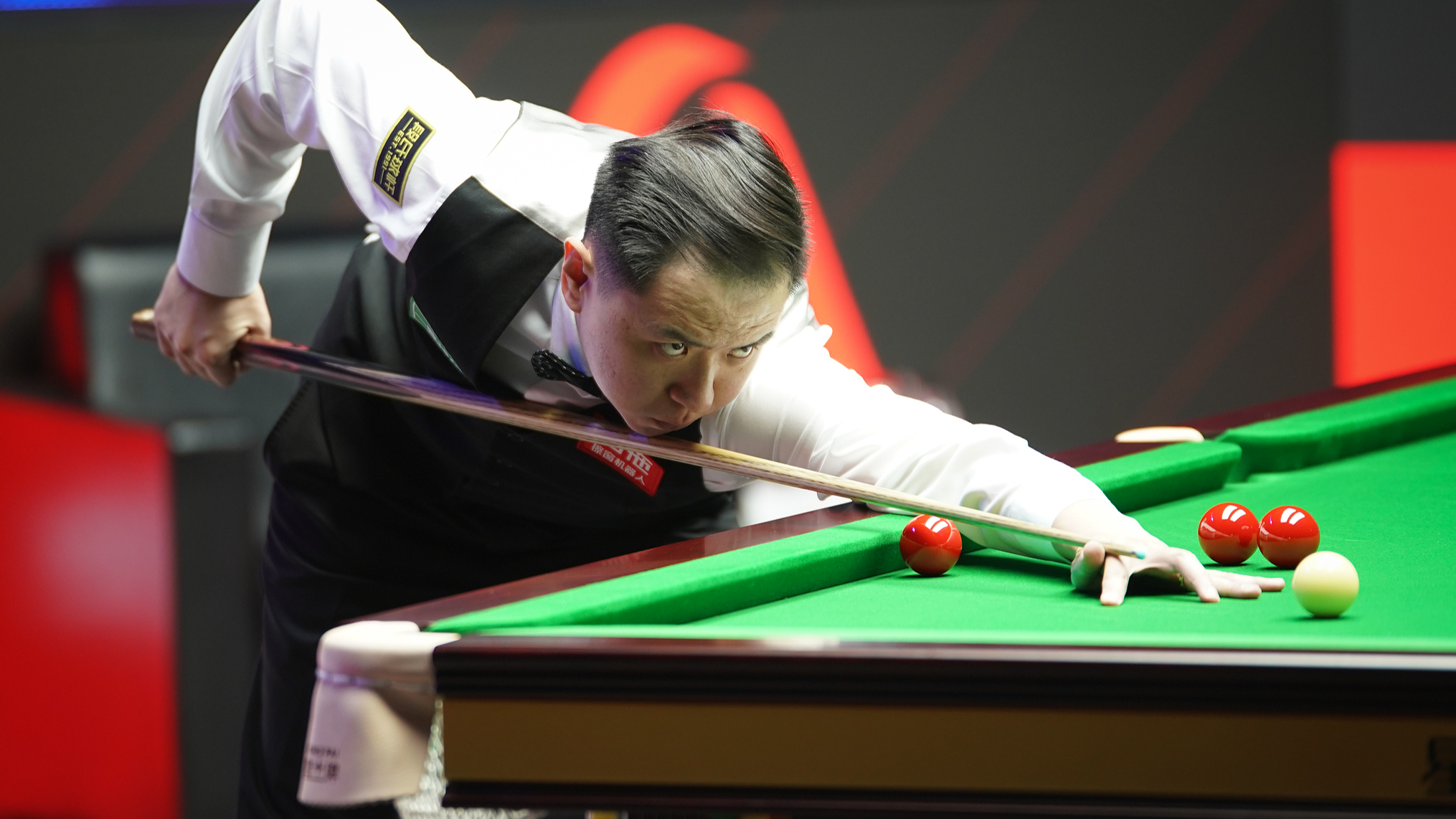 Xiao Guodong stages stirring comeback to beat McGill at WST China Open