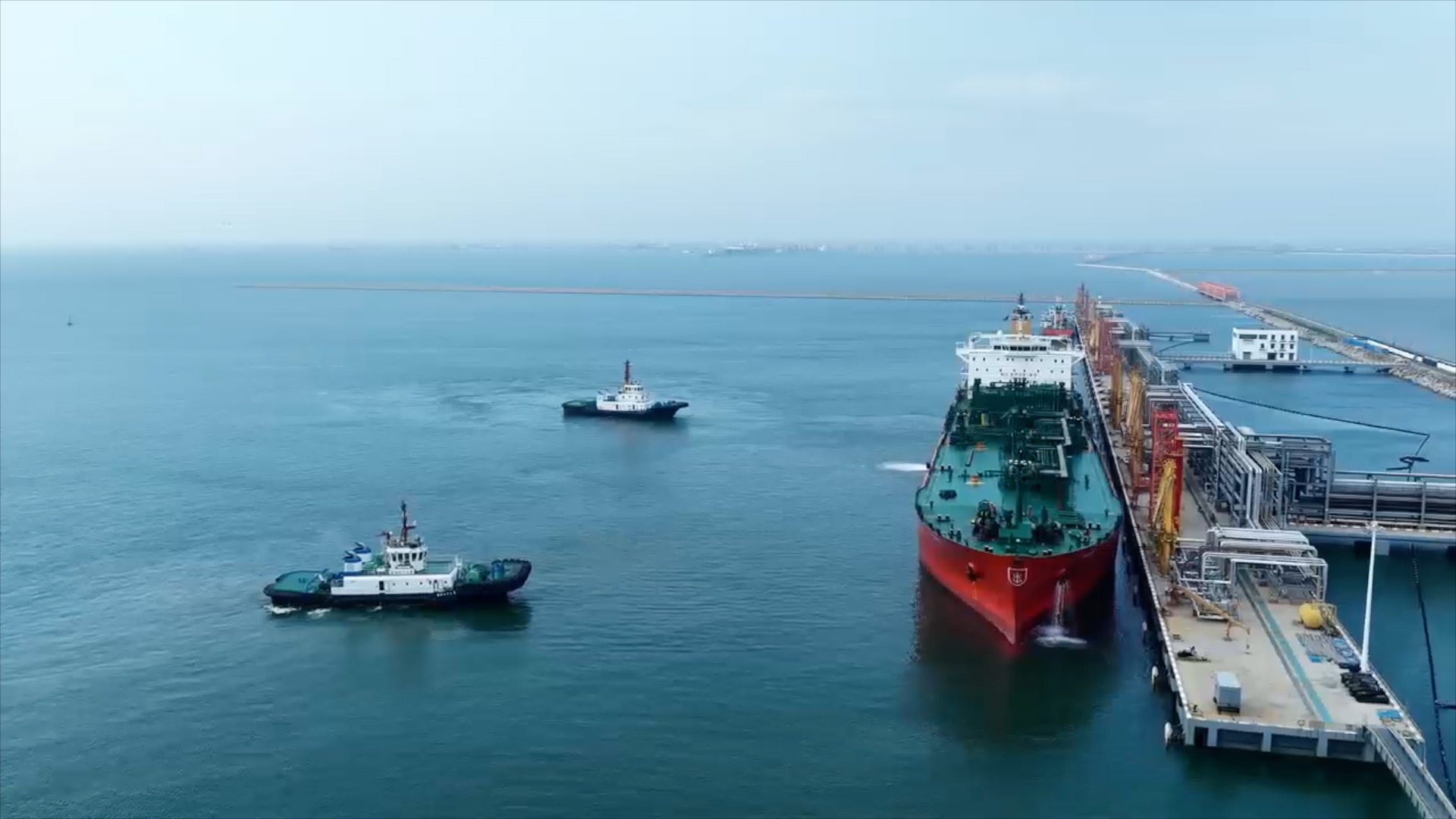 Late last month, nearly four tons of green ammonia produced in Jilin province was shipped to the Republic of Korea. /CGTN