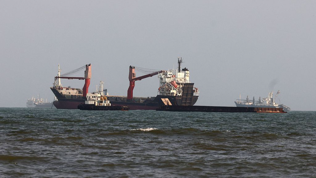  Vessels are seen in the Strait of Hormuz, off the port city of Bandar Abbas in southern Iran, August 10, 2026. /VCG