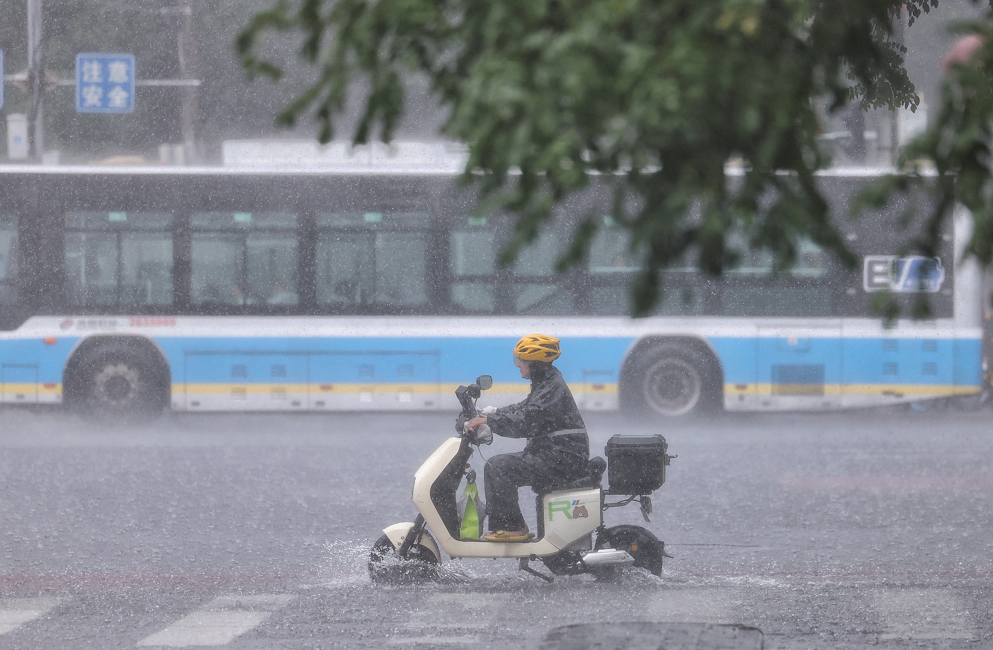 Heavy rain hits Beijing, China, August 11, 2026. /VCG