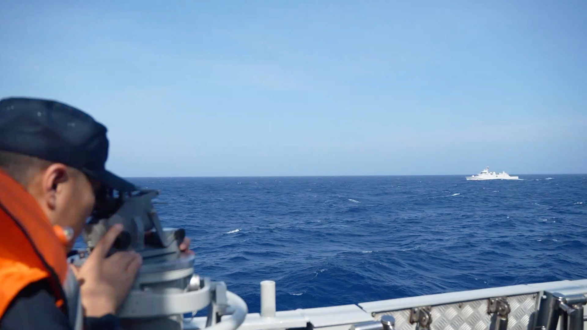 Chinese, Indonesian navies hold drill east of Taiwan Island